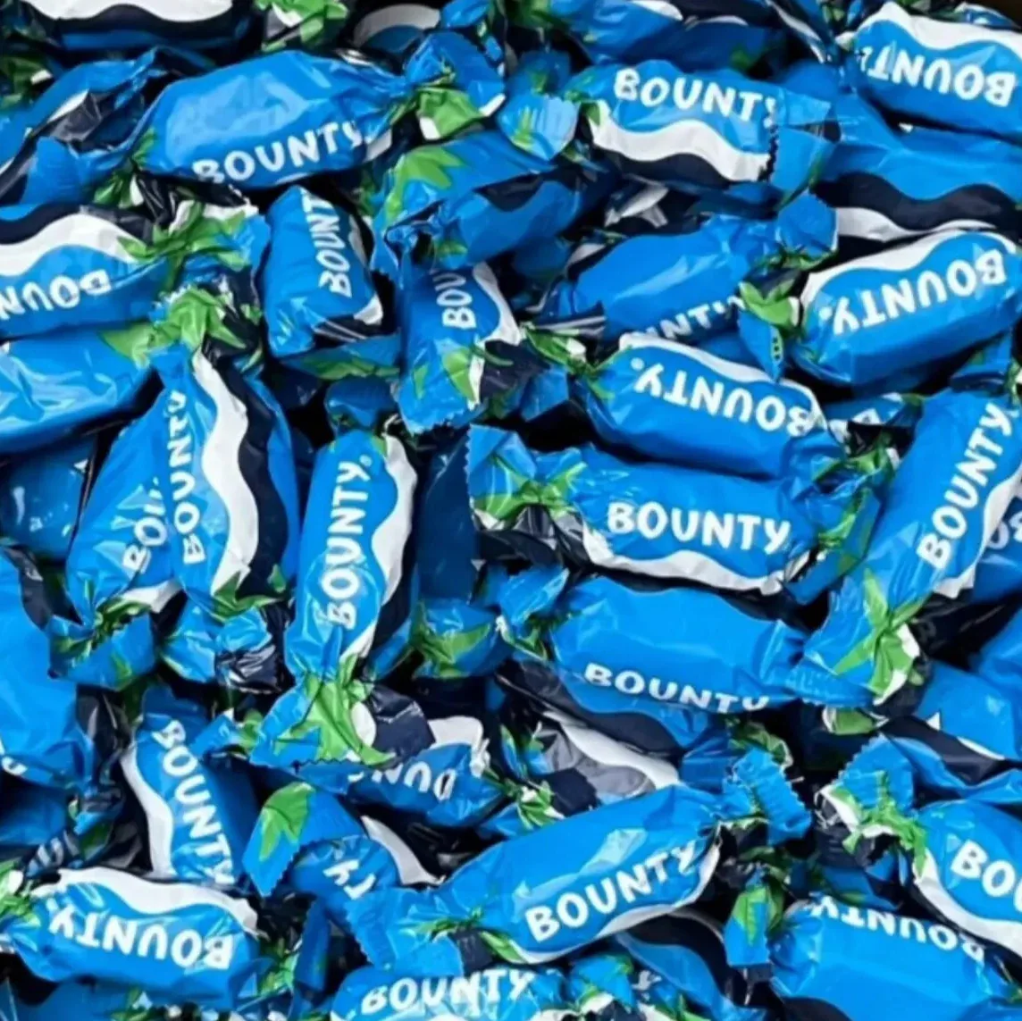 Celebrations Choose Your Own Chocolate Pick N Mix Vegetarian Halal Chocolate Candy Sweet Snacks - Image 5